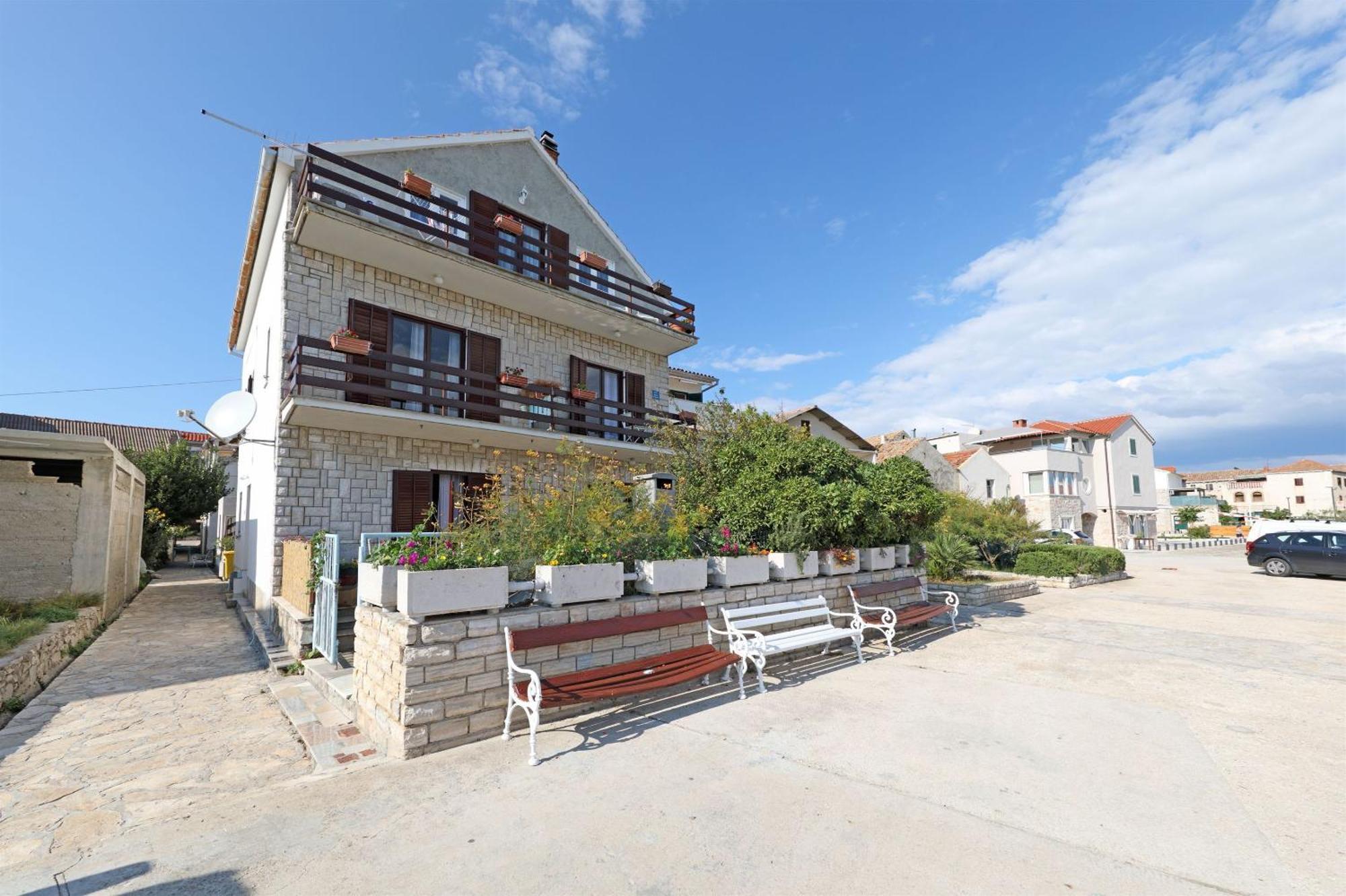 Apartments Mili - Near The Sea And The Centar Of Place Betina  Esterno foto